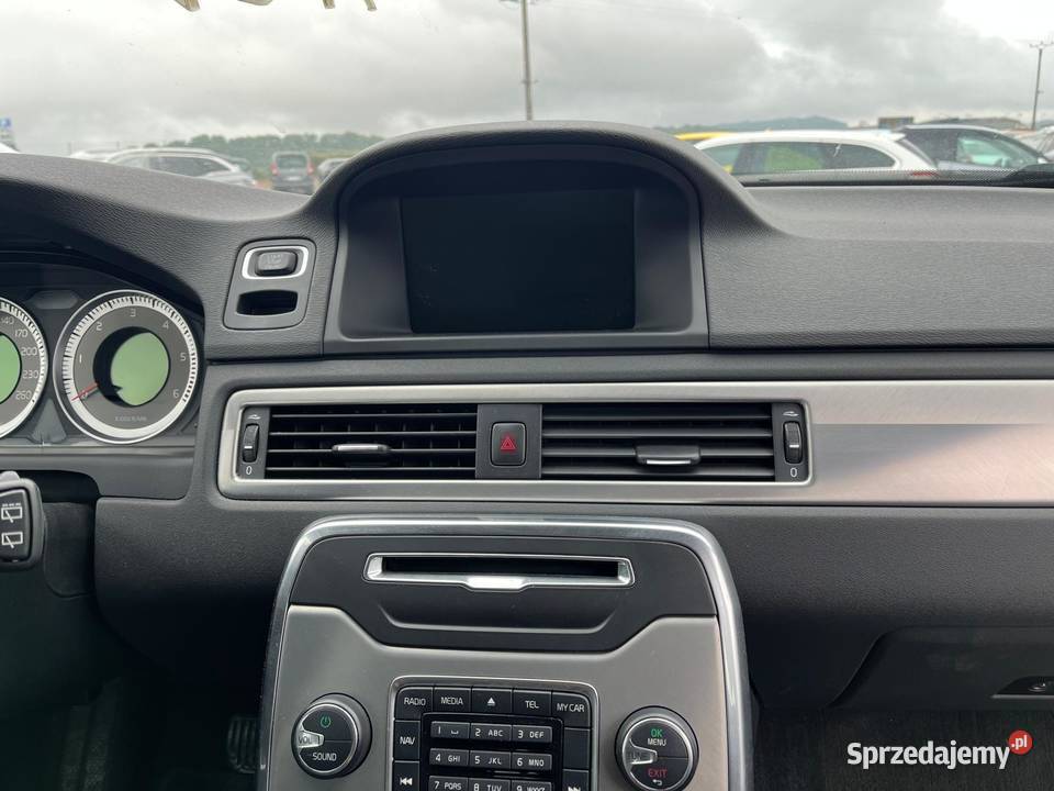 VOLVO XC70 24 D4 AWD 163 Summum GY917 uszkodzony Katowice