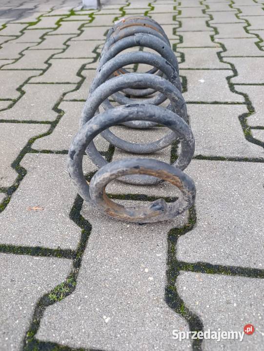 Sprężyna tył RAM 1500 Czarny Las