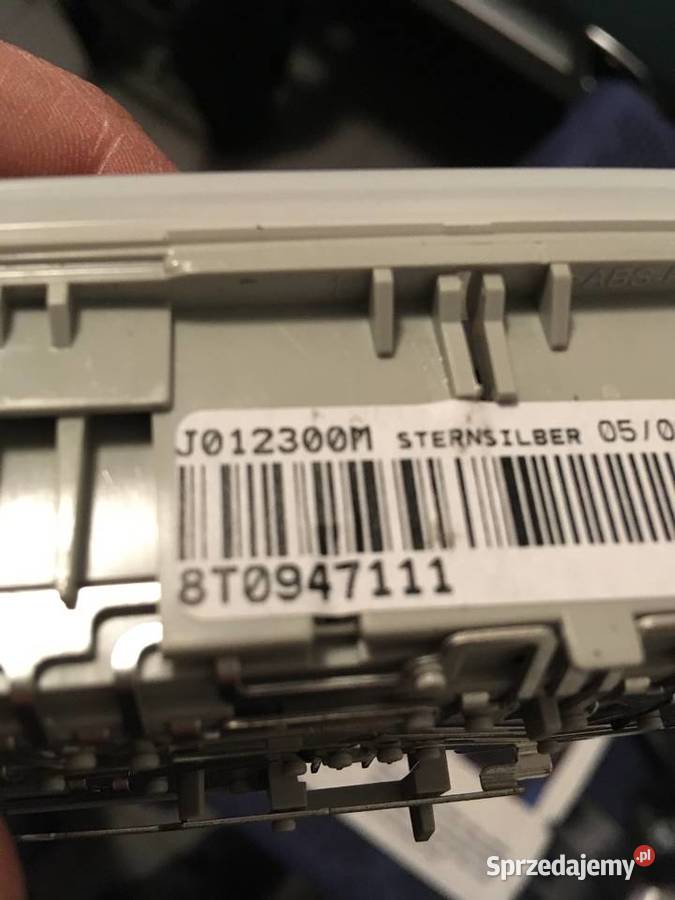 LAMPKA KABINY PODSUFITKI AUDI A4 B8 A5 8T0947111 Szczecin sprzedam