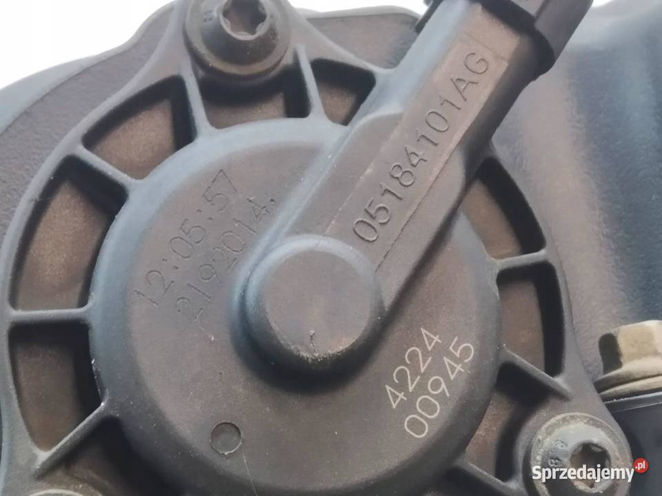 POKRYWA ZAWORÓW 05184068AK 32 PENTASTAR Jeep Rok produkcji 2014