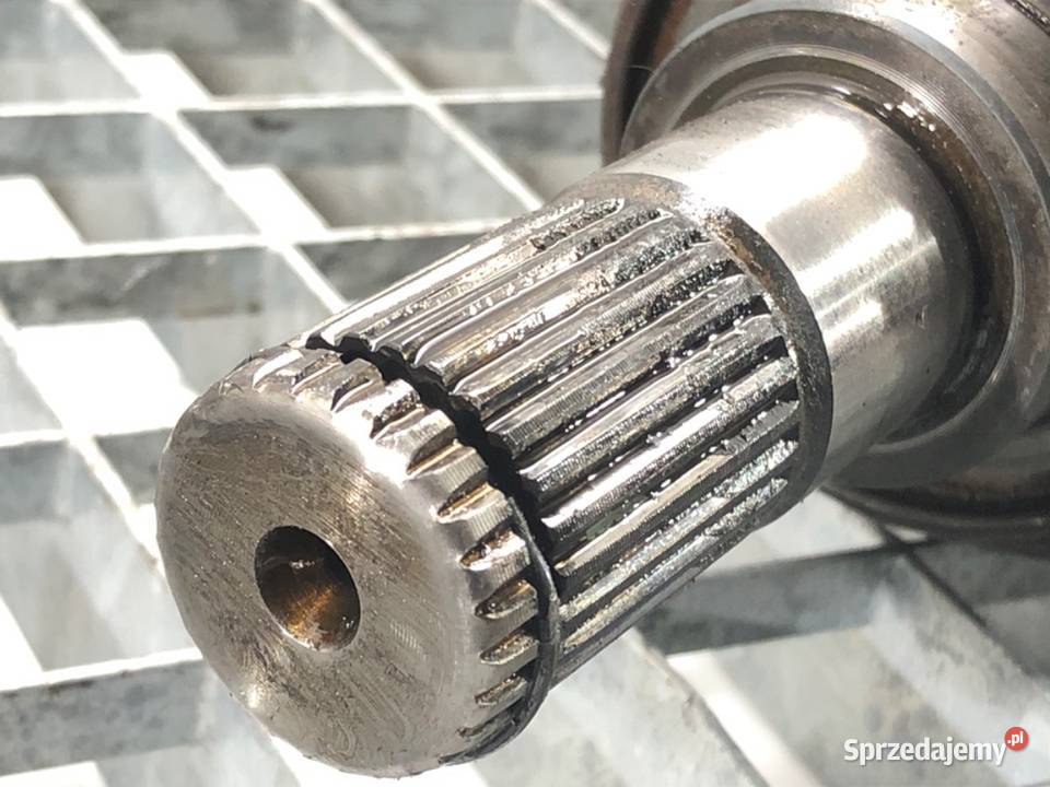 PÓŁOŚ PRAWY PRZÓD HYUNDAI i30 16 128 PRZEGUB