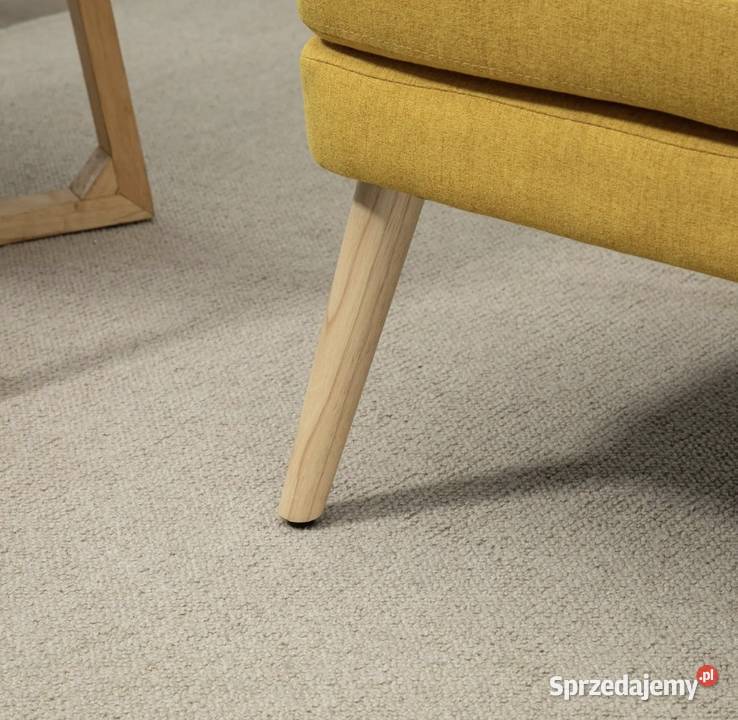 Nowoczesny żółty fotel z drewnianymi nóżkami Kornica sprzedam