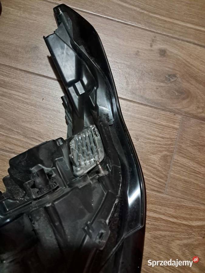 Lampa prawy przód Discovery V L462 pomorskie Gdynia