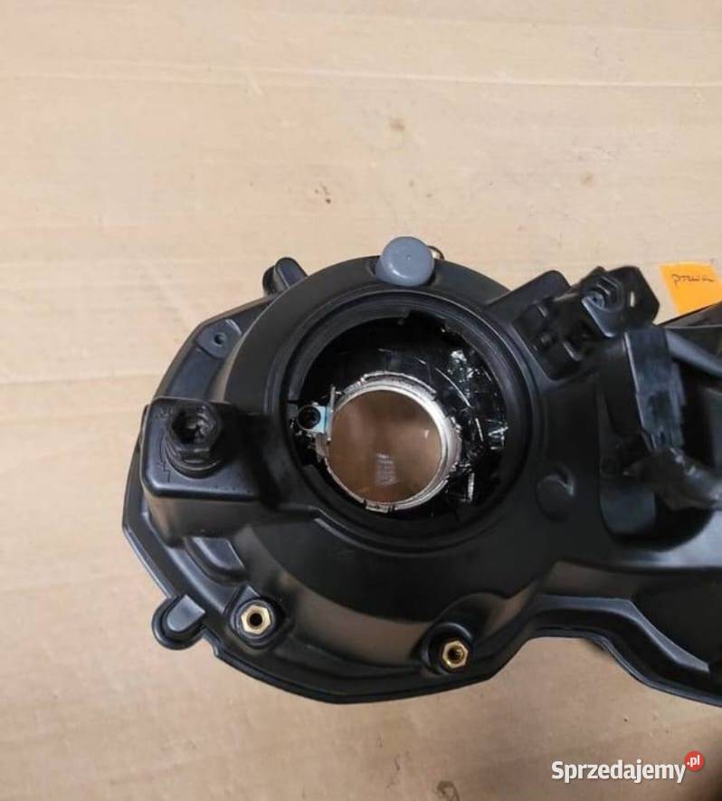 Triumph Tiger 800 XRX LAMPA REFLEKTOR PRZÓD sprzedam