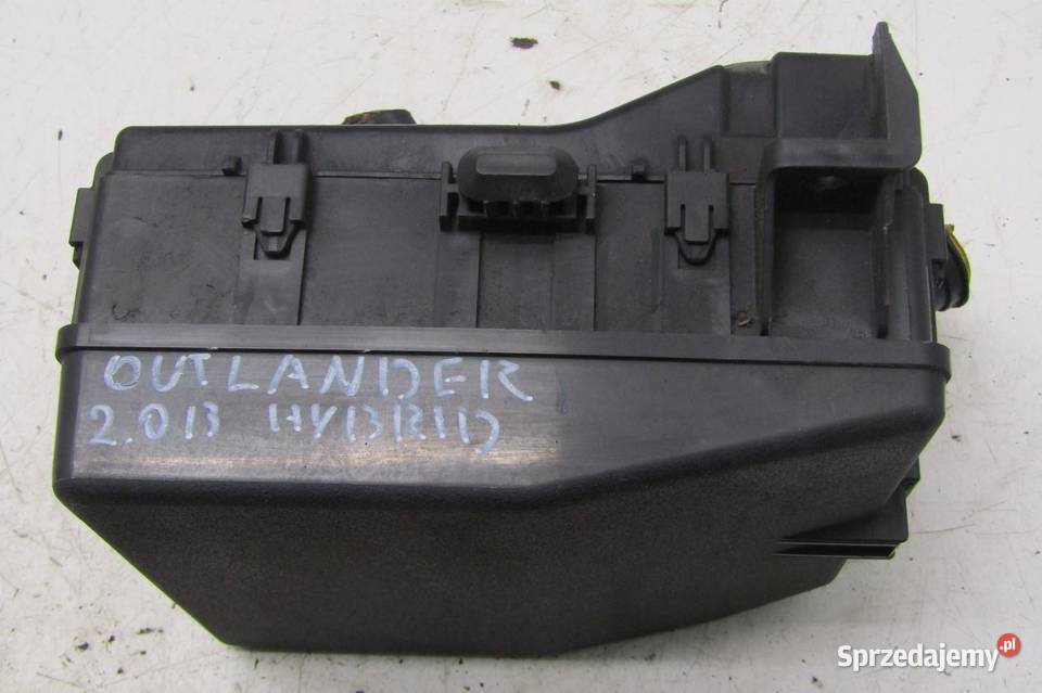 SKRZYNKA BEZPIECZNIKÓW 20 DOHC MIVEC MITSUBISHI sprzedam