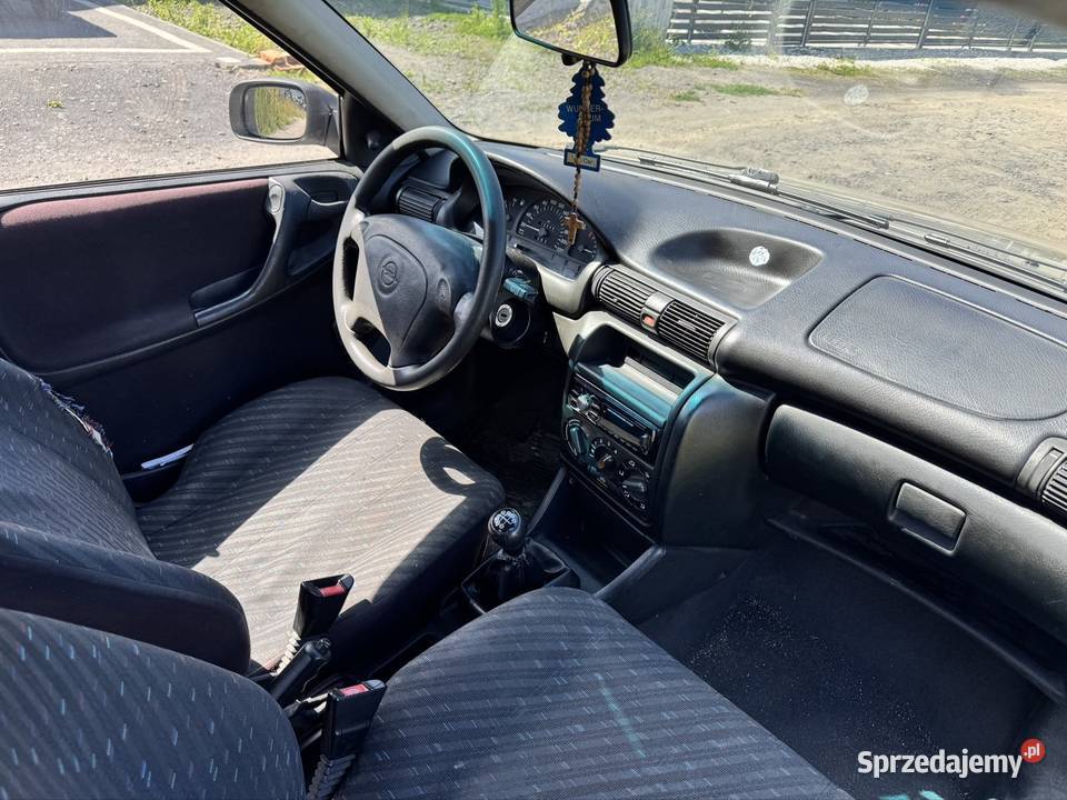 Opel Astra Classic 14 60 1999 127 000 Benzyna 60KM Zgorzelec