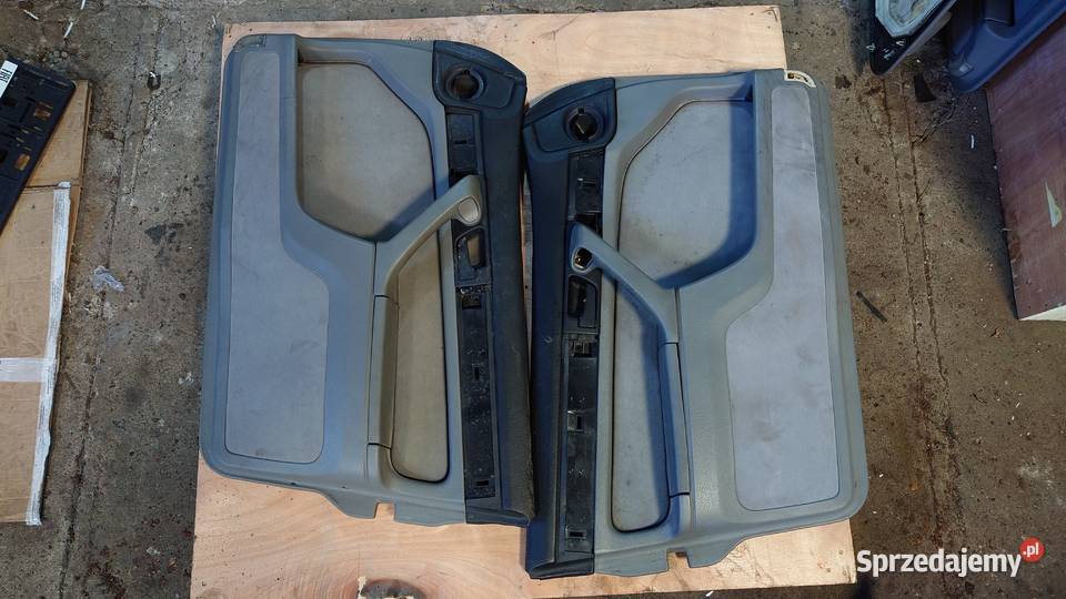 Środek BMW E32 przedlift szary welur Rok produkcji 1988 Warszawa sprzedam