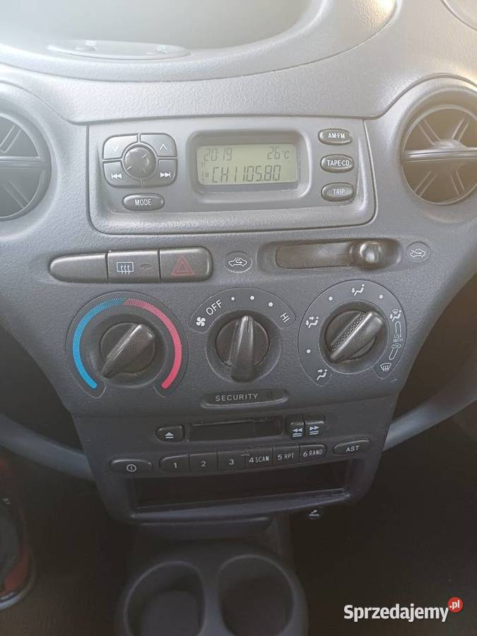 Toyota Yaris 10 VVTi 68 2001r 5 drzwiowy Rok produkcji 2001 dolnośląskie Lubin