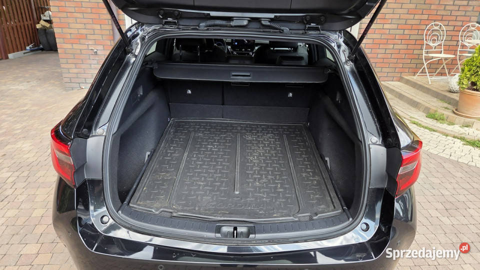 Toyota Corolla 18 140 Hybyda mały przebieg 11 hybryda Aleksandrów Łódzki sprzedam
