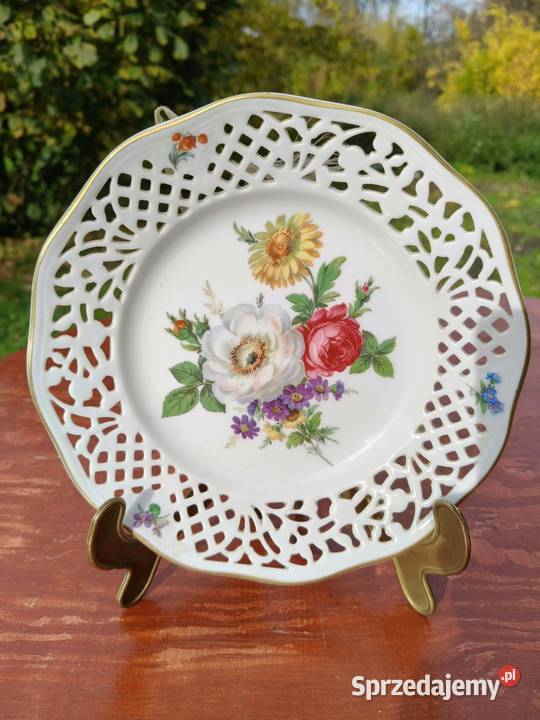 Dekoracyjny ażurowy talerz porcelanowy z Wrocław