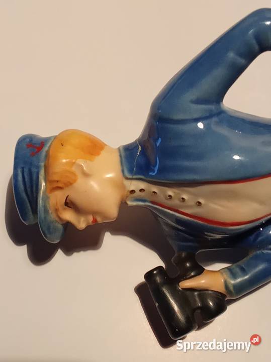 Figurka Damy z lornetką firmy Goebel Resko