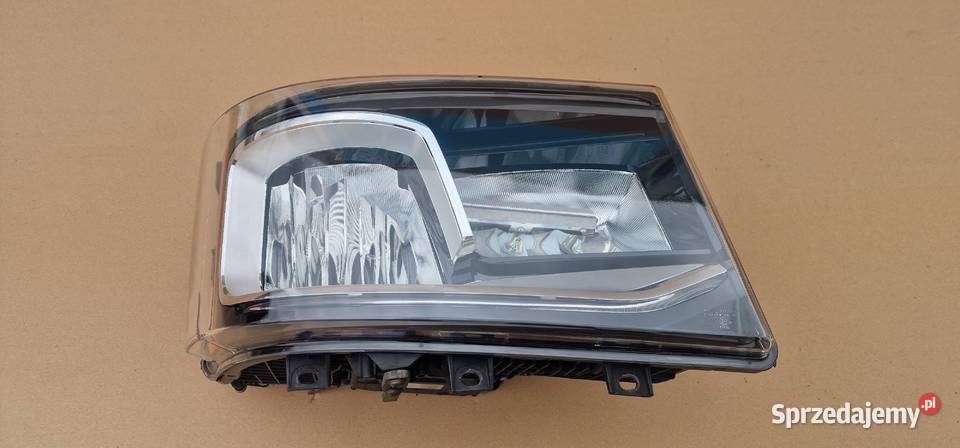 SCANIA R S LAMPA REFLEKTOR FULL LED PRAWY Bieleń