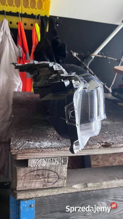 Toyota Corolla E210 lampa lewa LED oryginał osobowe Grodzisk Mazowiecki