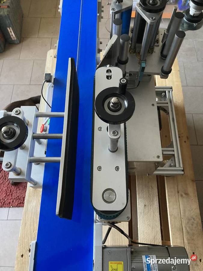 Etykieciarka automatyczna z datownikiem