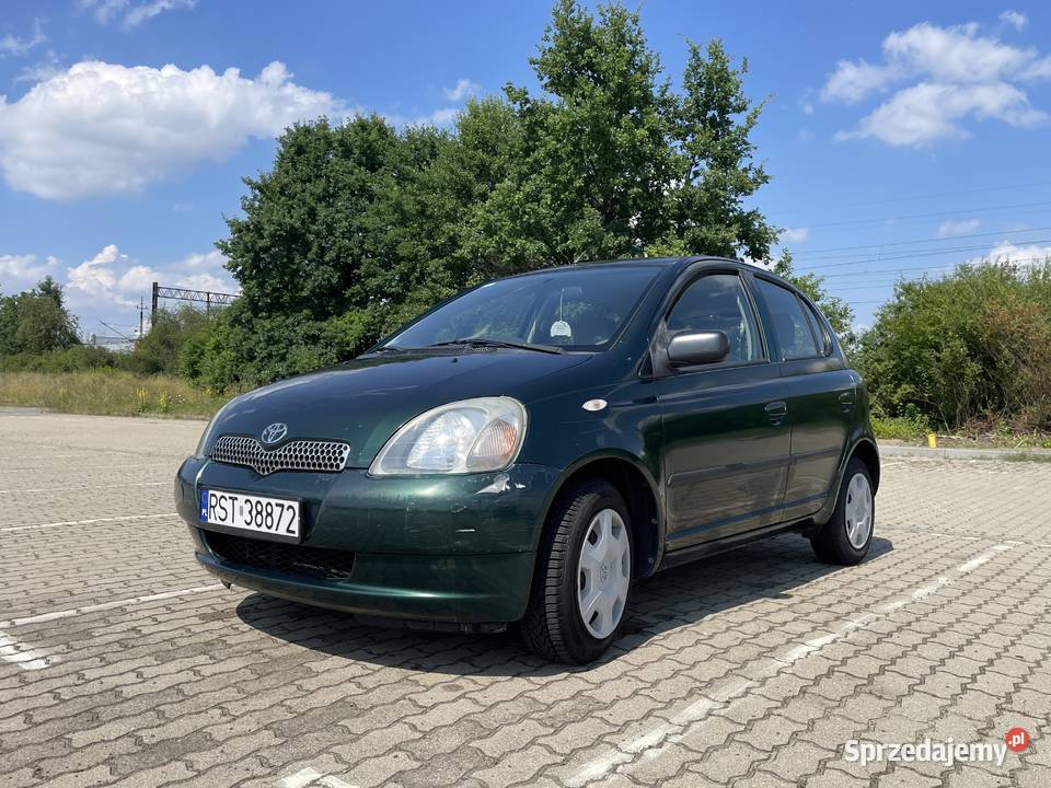 Toyota Yaris oszczędza świeży przegląd Rok produkcji 2000 Yaris Wrocław