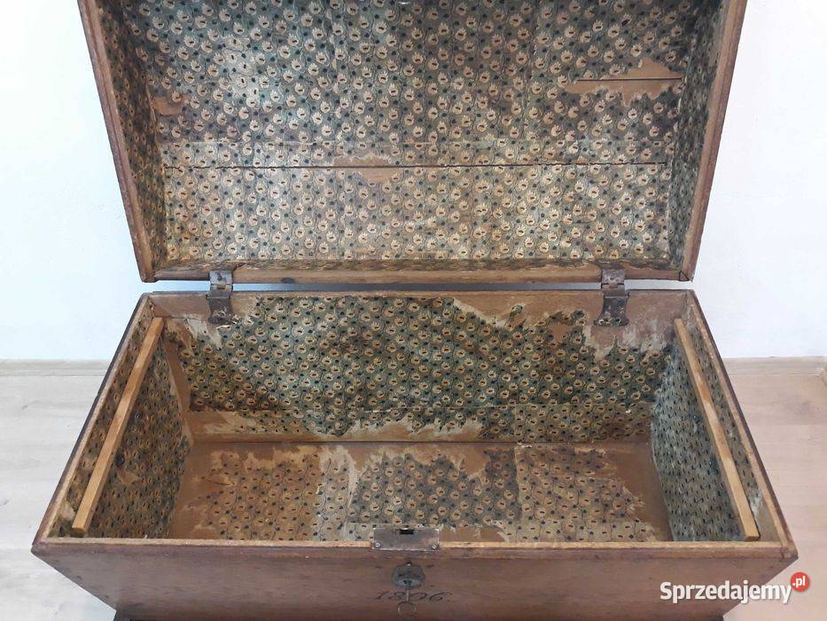 Zabytkowa skrzynia dębowa z okuciami kufer Olkusz
