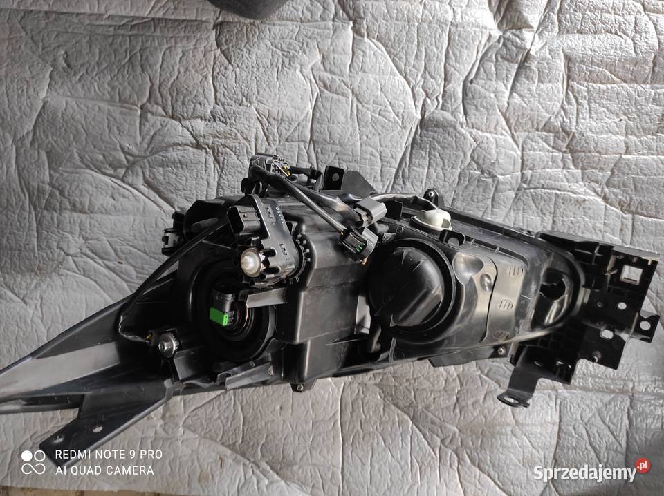 Lampa prawa przednia Mazda CX3 MAZDA 3 Oświetlenie Biskupice