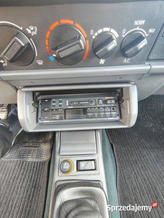 Renault Clio Baccara 14L 1992 stan bez korozji aluminiowe felgi Clio Zgierz