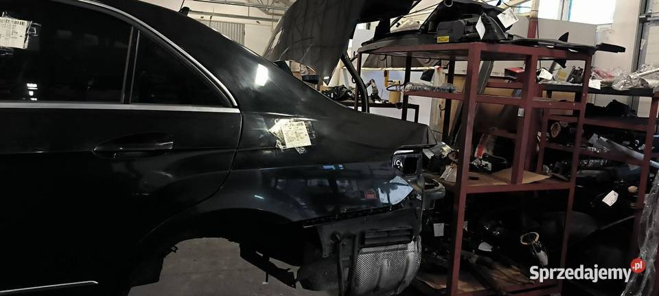 ĆWIARTKA BŁOTNIK LEWY TYŁ MERCDESBENZ W212 E350 Pozostałe Lipno