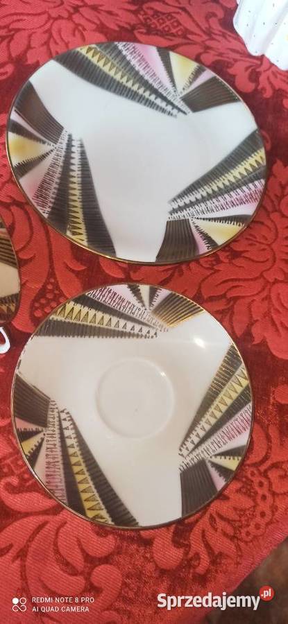 Filiżanka z talerzykiem śniadanie