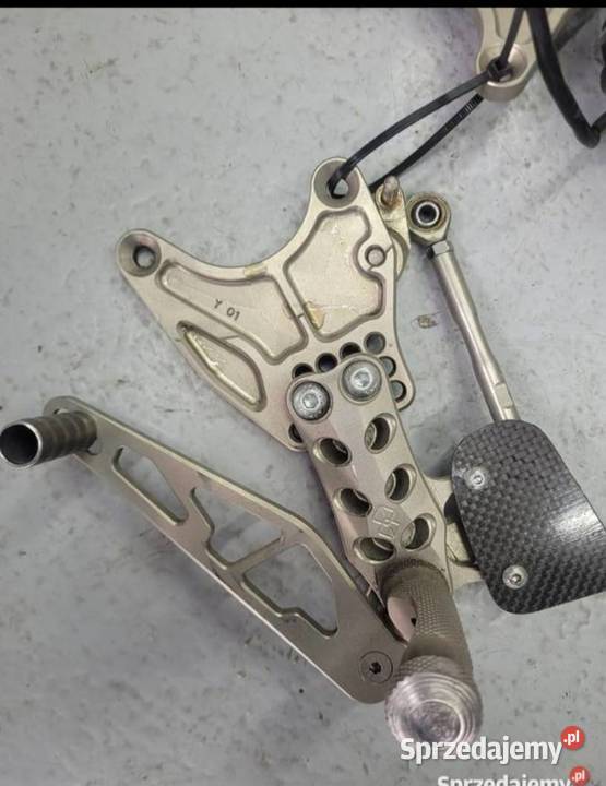 Yamaha R1 RN09 0203 RN 09 podnóżek podnóżki Nowy Tomyśl