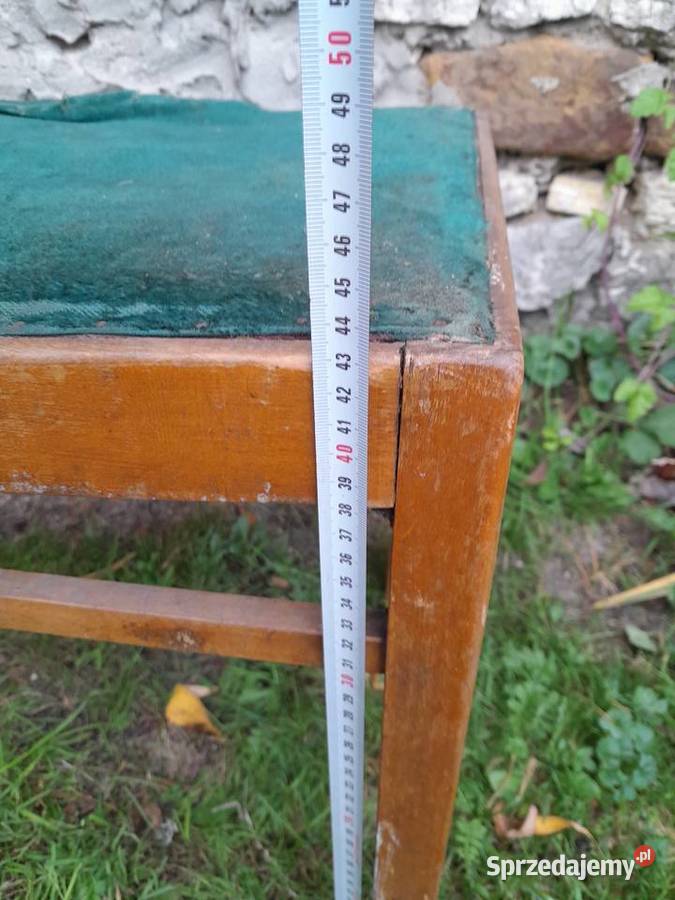 Stary drewniany tapicerowany taboret podnóżek Dąbrowa Górnicza