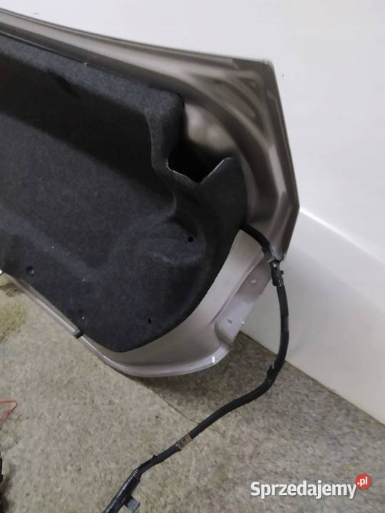 KLAPA TYŁ SEDAN LIFT E16 E17 E18 Toyota Corolla