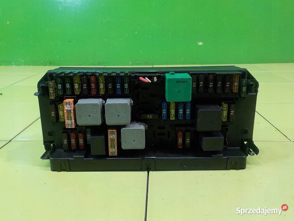 MERCEDES C W204 16 K SEDAN modul SAM skrzynka Skrzynki bezpieczników Suków