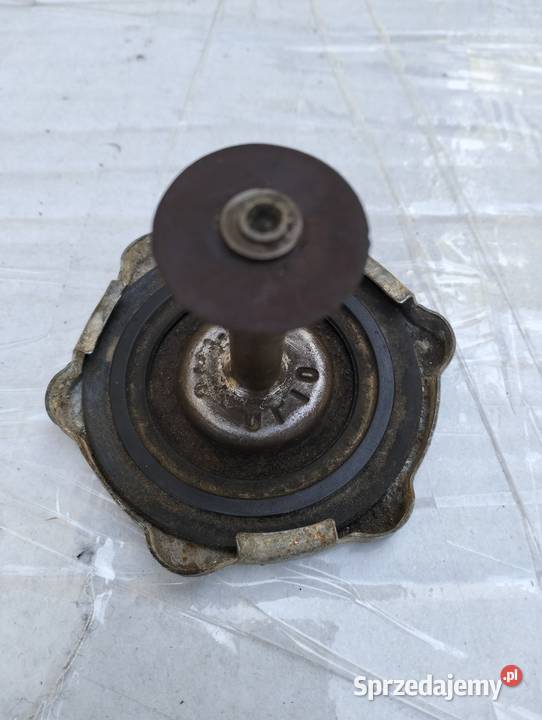 Korek wlewu oleju Fiat 126p oryginał osobowe Miejsce Piastowe
