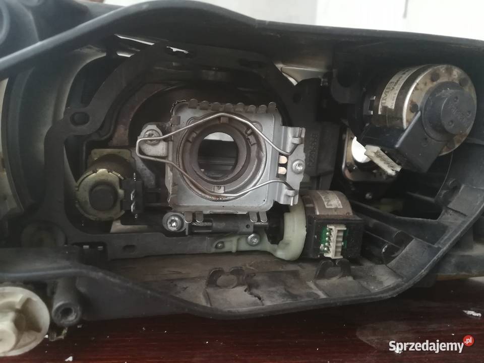 Lampy Touareg 7l ksenon Rok produkcji 2005 Wilga sprzedam
