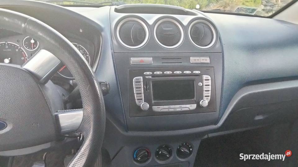 Sprzedam Forda connect 18 diesel 2011 światła przeciwmgłowe Samochody dostawcze Ruda Śląska sprzedam