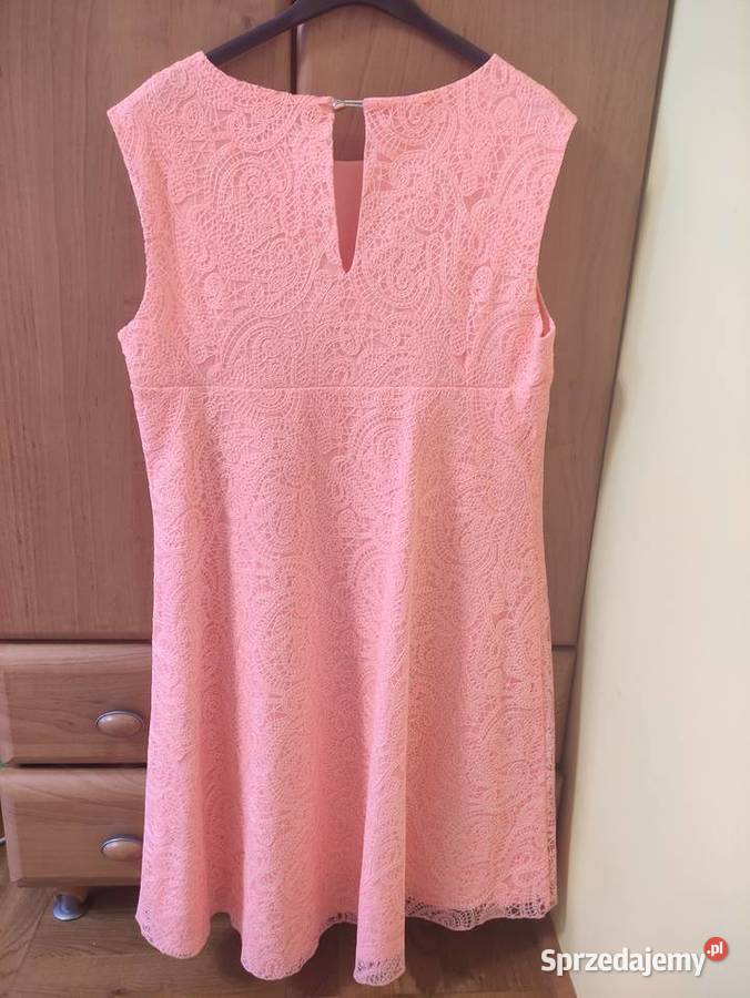Sprzedam sukienkę w kolorze jasny róż Rozkloszowana  mazowieckie Przasnysz