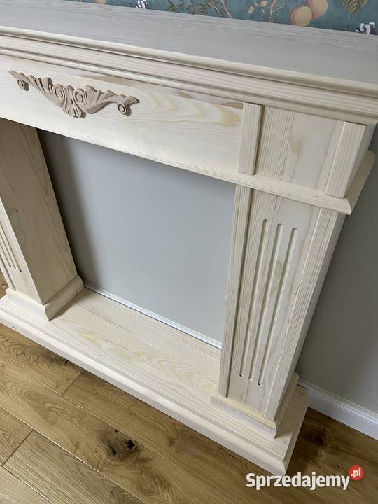 Drewniana atrapa kominka portal kominkowy Warszawa