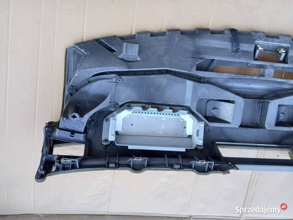 Audi a4 b7 kokpit deska rozdzielcza osobowe wielkopolskie