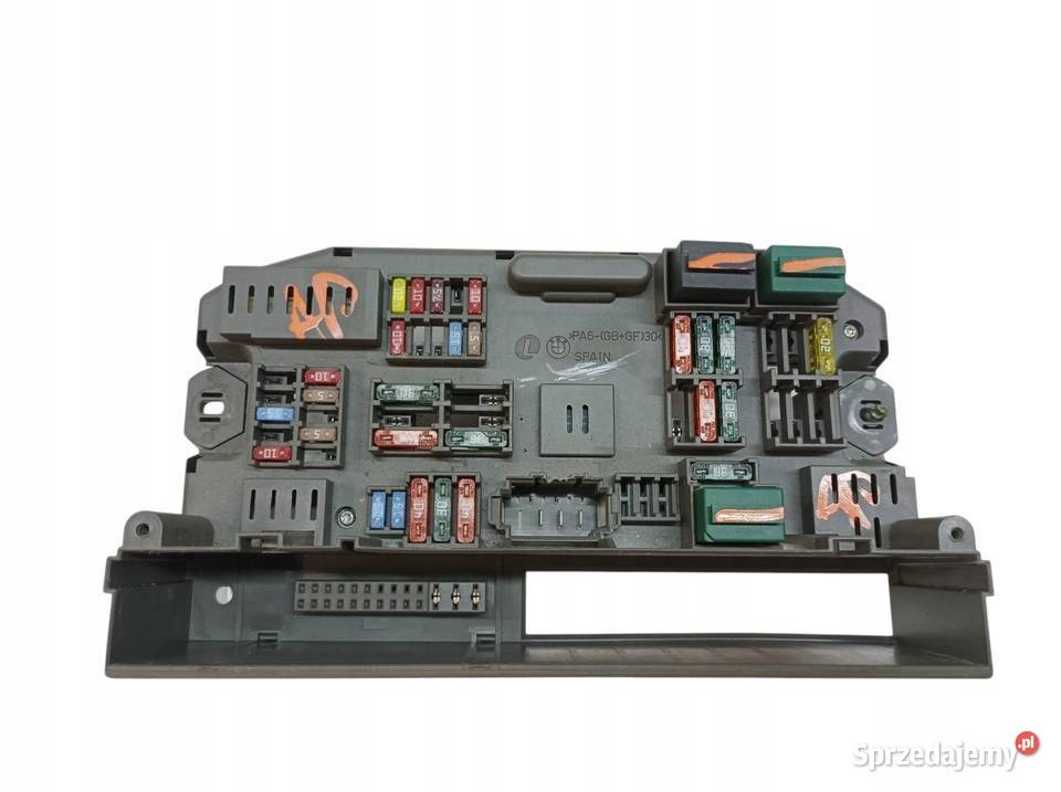 SKRZYNKA BEZPIECZNIKÓW 6976384 30 D Bmw X5 II Rok produkcji 2008 świętokrzyskie sprzedam