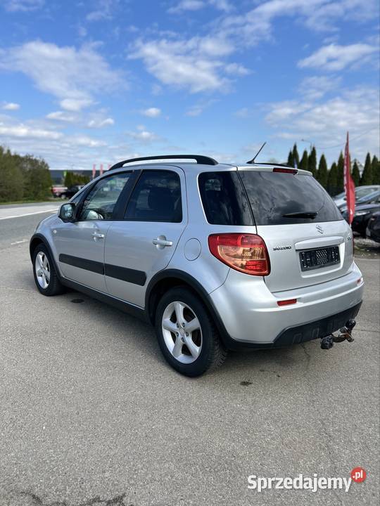Piekne Suzuki SX4 Benzyna Bezwypadek Mega stan wspomaganie kierownicy Puławy