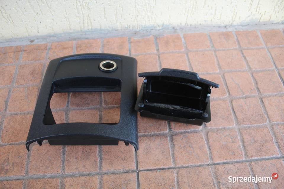 POPIELNICZKA TYŁ FORD MONDEO MK4 7S71A045A12