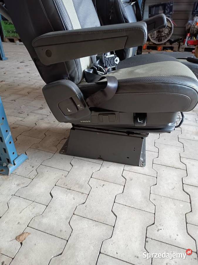 Fotel obrotowy skóra prawy VOLVO FH Staszów
