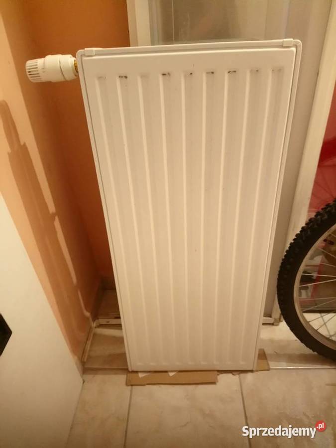 Grzejnik 40x90 NF Z GŁOWICĄ made in germany sprzedam