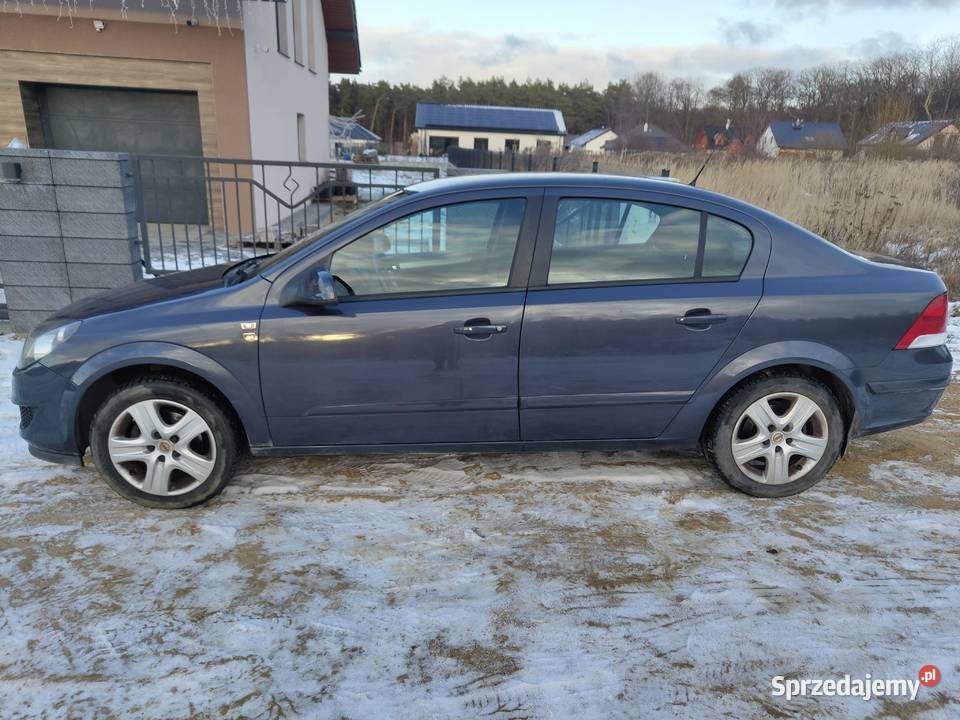 Opel Astra H Sedan 16 Enjoy radio Siedlice