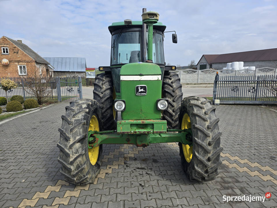Ciągnik JOHN DEERE 3140 4x4 97 Baliki