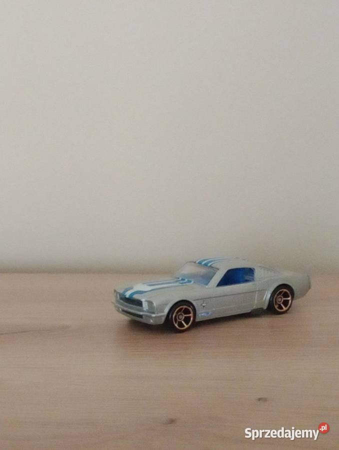 Hotwheels ford mustang fastback 65 Metal
