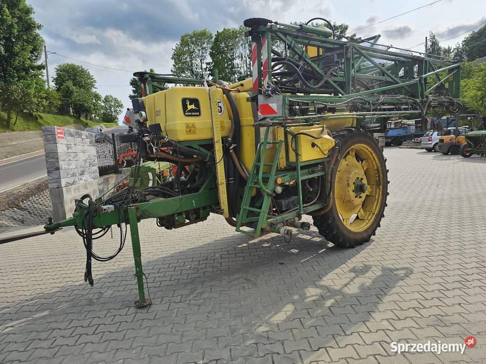 Opryskiwacz Ciągany John Deere 632 Maków