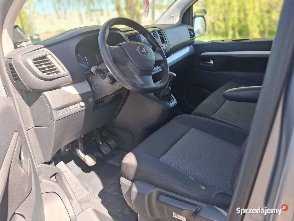 Opel Vivaro 6 osobowy silnik 20 Przykona