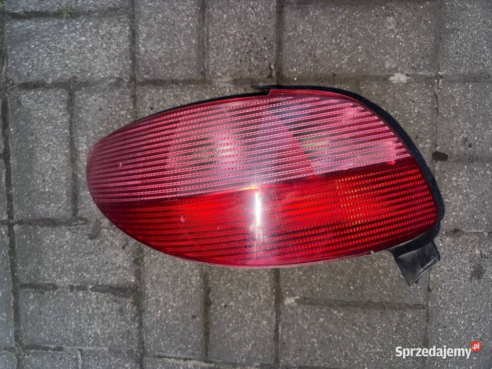Lampa tył lewa Peugeot 206 3D sprzedam