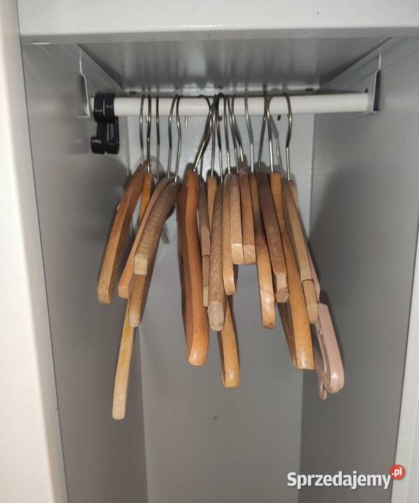 Wieszak wieszaki drewniane używane komplet zachodniopomorskie
