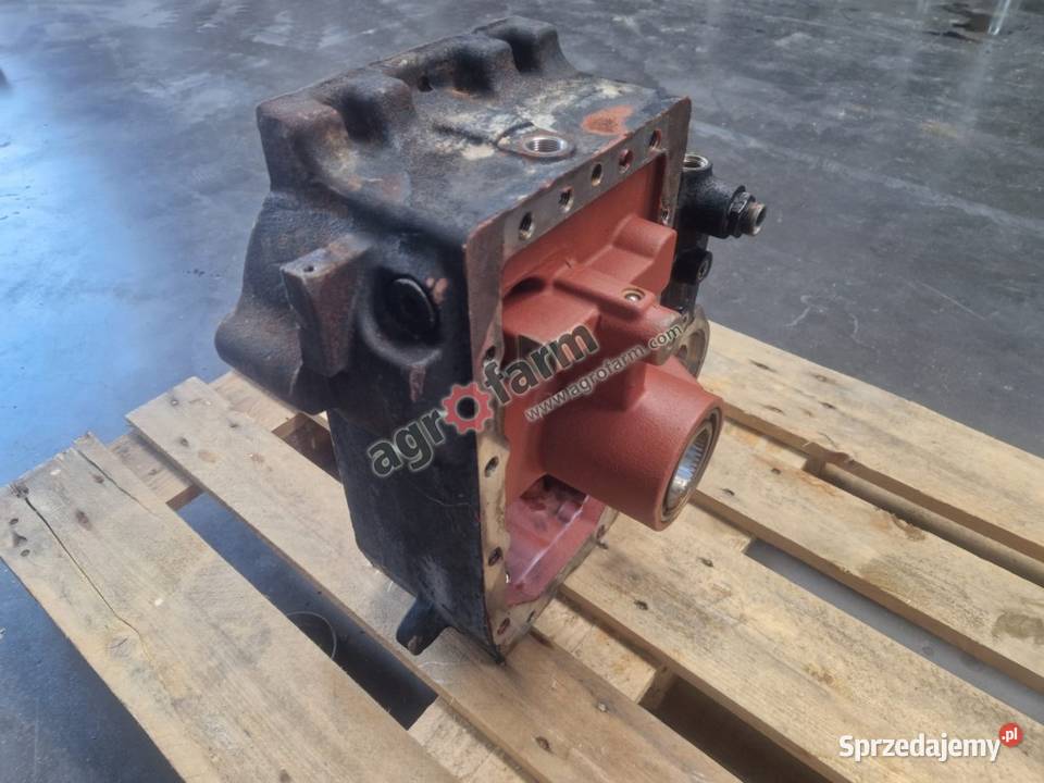 Obudowa skrzyni biegów Case Luxxum 120 Farmall Byków