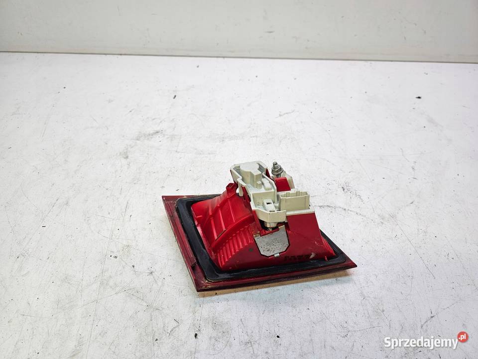 LAMPA PRAWY TYŁ KLAPA AUDI A3 8P LIFT 8P4945094B osobowe Lampy tylne Przystajń