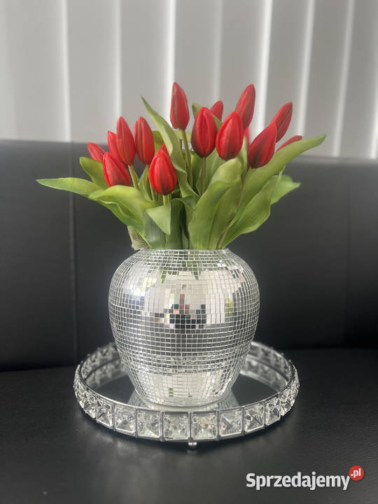 srebrna lustrzana okrągła patera z kryształkami