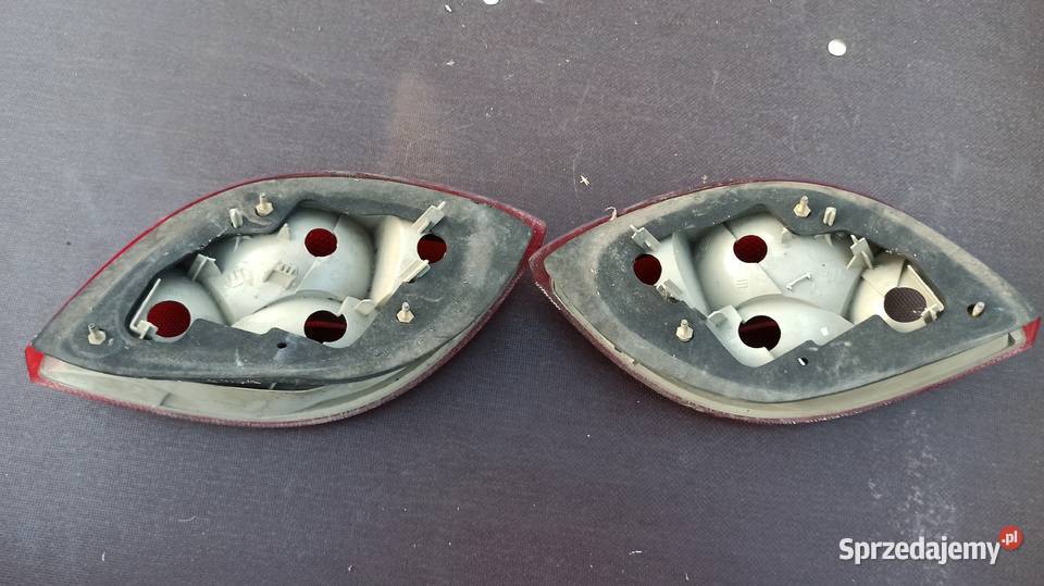 Lampa klapy lewy prawy tył FORD KA tylna Dębica sprzedam